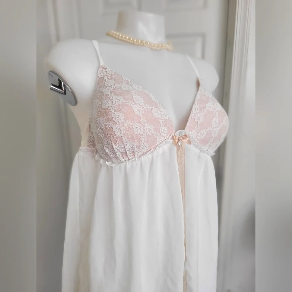 Elegant Cream Lace Chemise